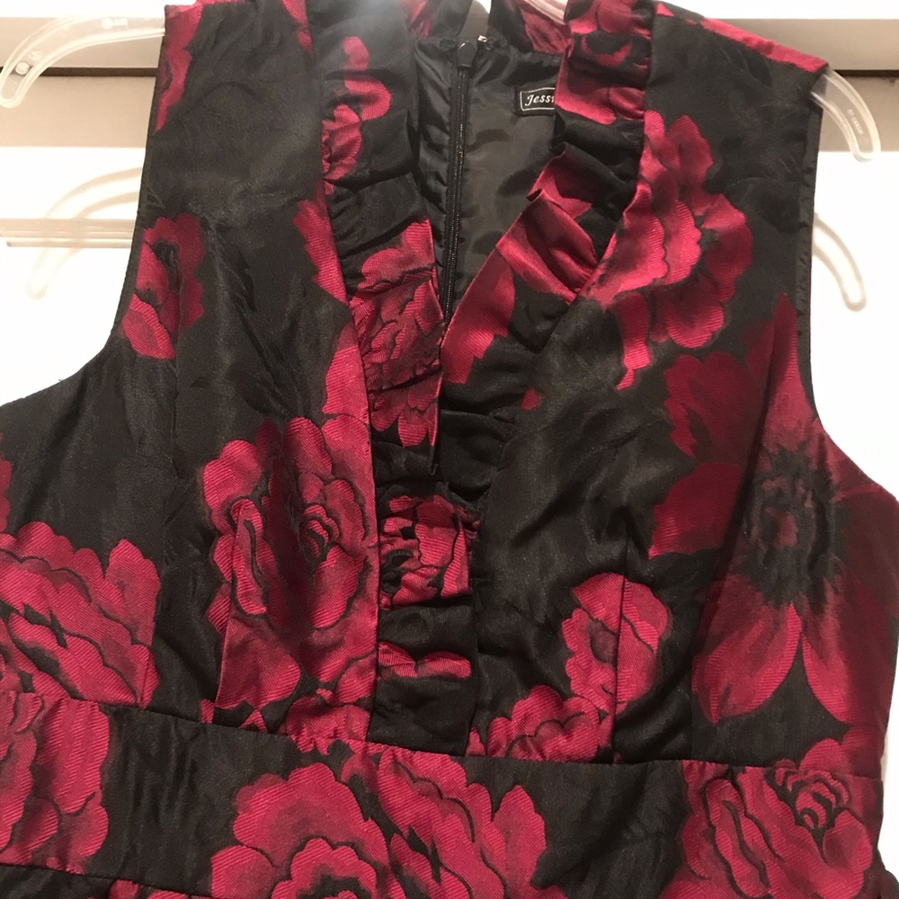 Dress - Picture 2 of 4